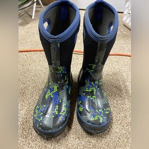 Boys size 3 BOGS -30 degrees winter boot